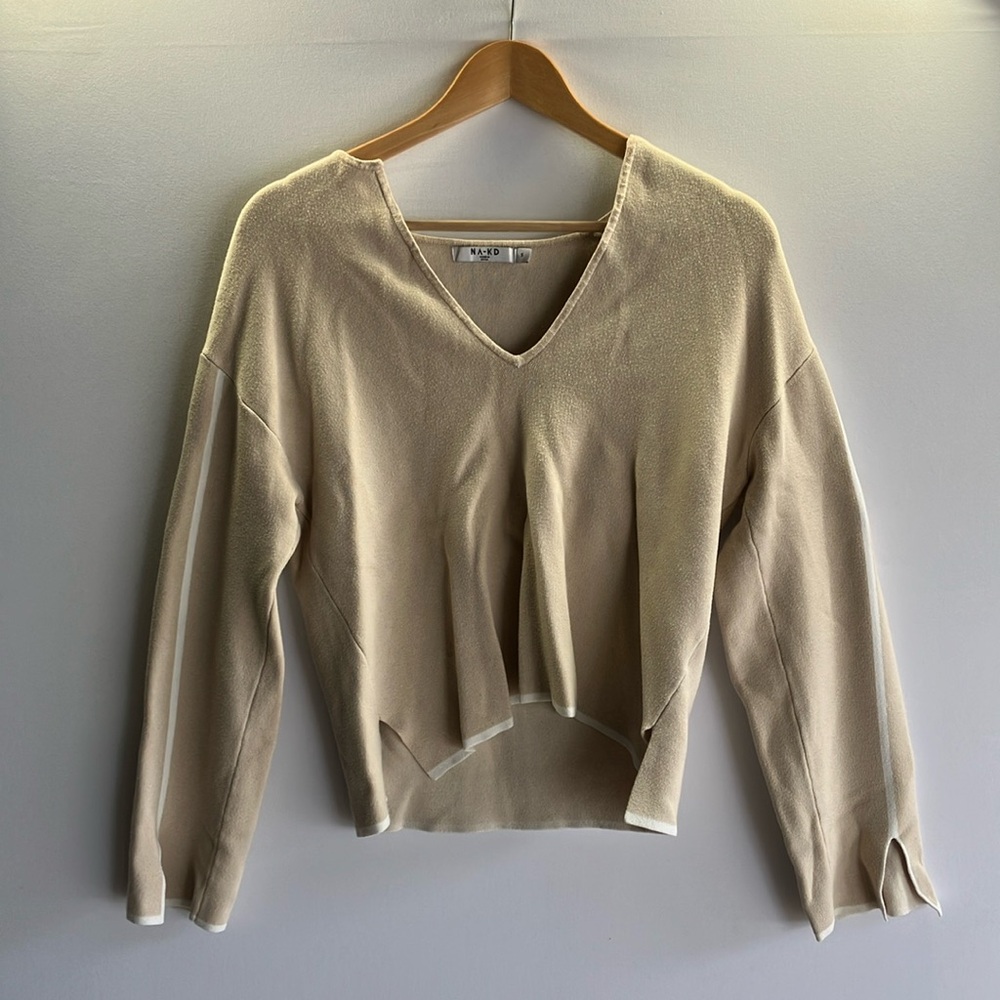 NA-KD Beige V-Neck Women's Top with White Trim
